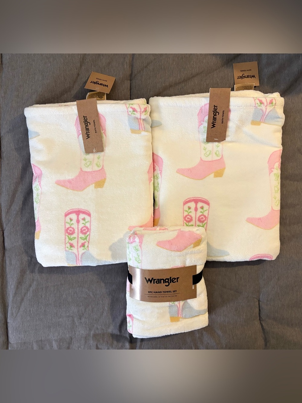 Wrangler Pink Cowboy Boot Print
Hand and bath Towel Set